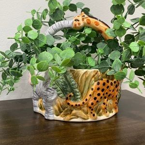 JAY IMPORTS Vintage Safari Animal Giraffe Elephant Ceramic Basket